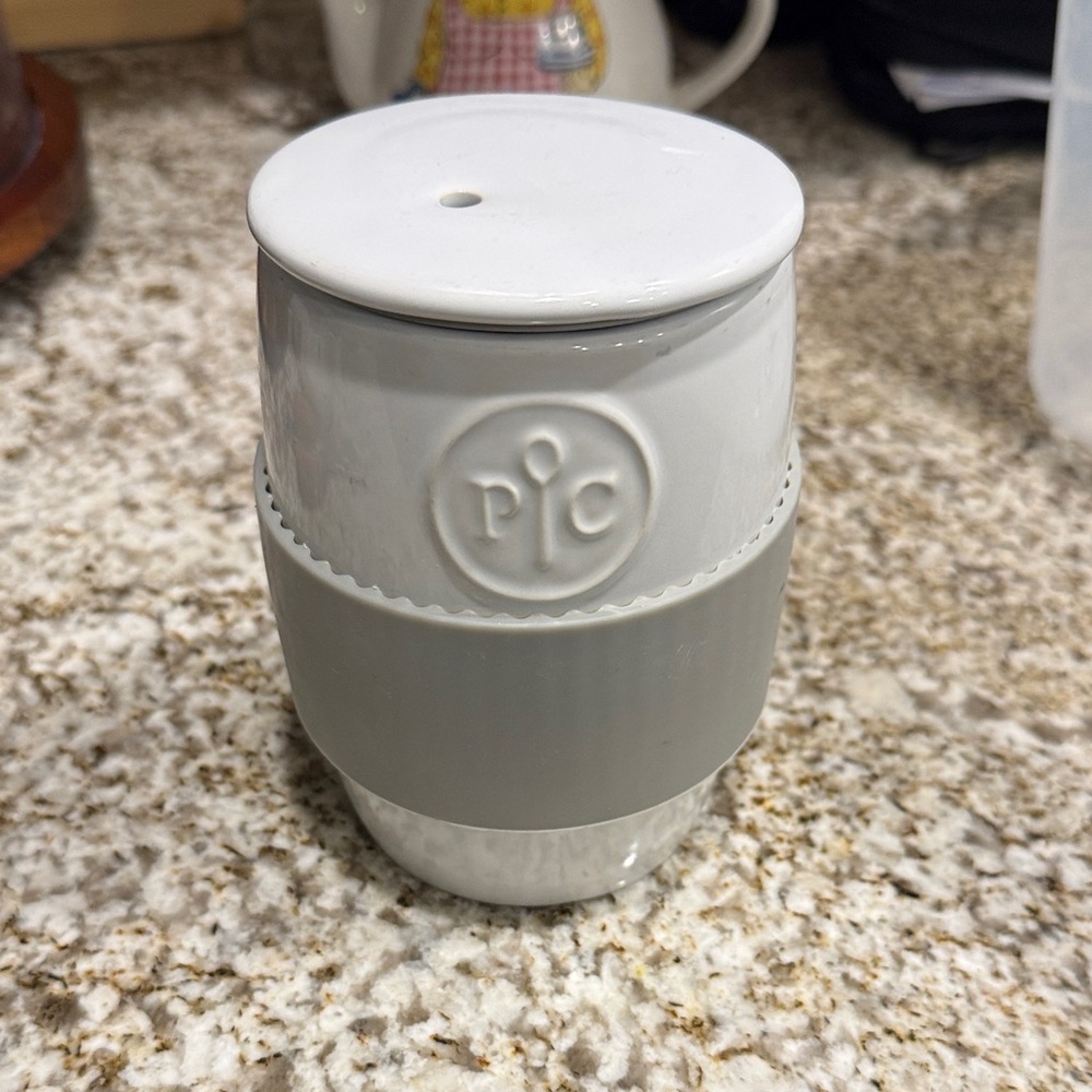 Microwave egg cooker